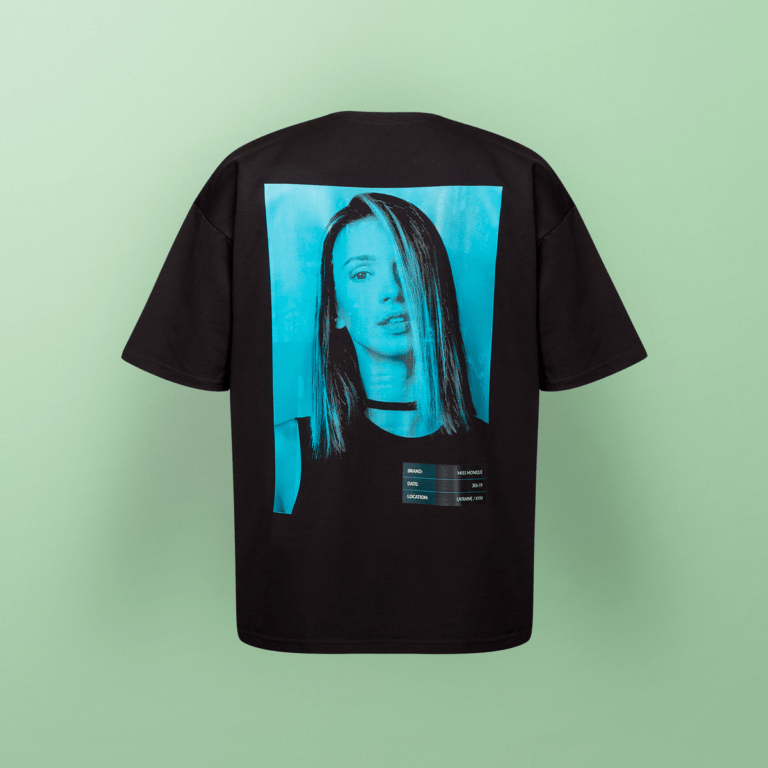 T-SHIRT MISS MONIQUE OVERSIZE